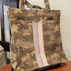 Stella & Dot Camoflauge Tote